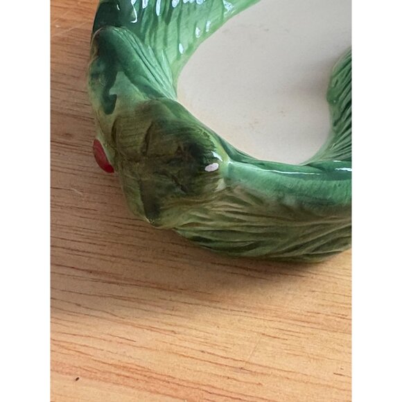 Cracker Barrel Ceramic Cardinal Birds Salt & Pepper Shakers With Holly Base - Picture 12 of 12